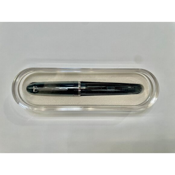 Ellington Pens Fountain Pen Clarity Transparent Blue Fine Nib NEW - Picture 5 of 5